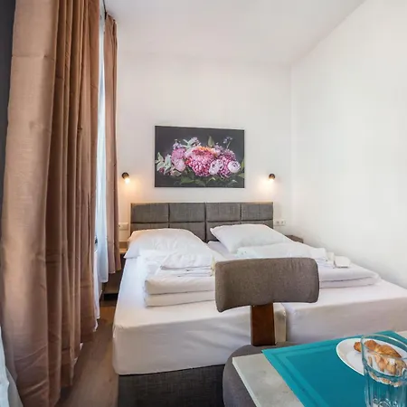 Altstadt Residenz *