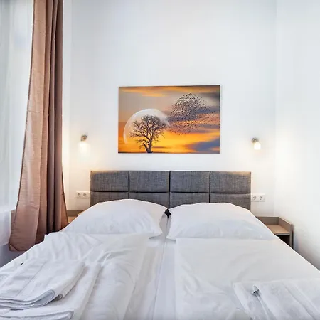 Altstadt Residenz Guest house *